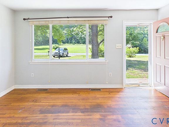 3rd image of 79 Lake Dr