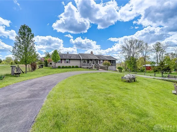 11674 Air Hill Rd, Brookville, OH 45309