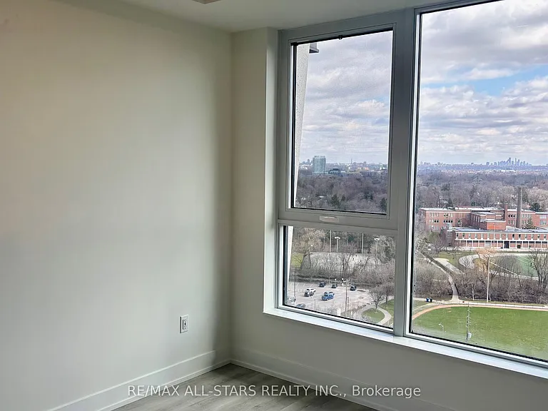 60 Central Park Dr #1502 — Photo 7