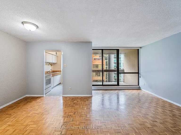 89 McCaul St #622 — Photo 10