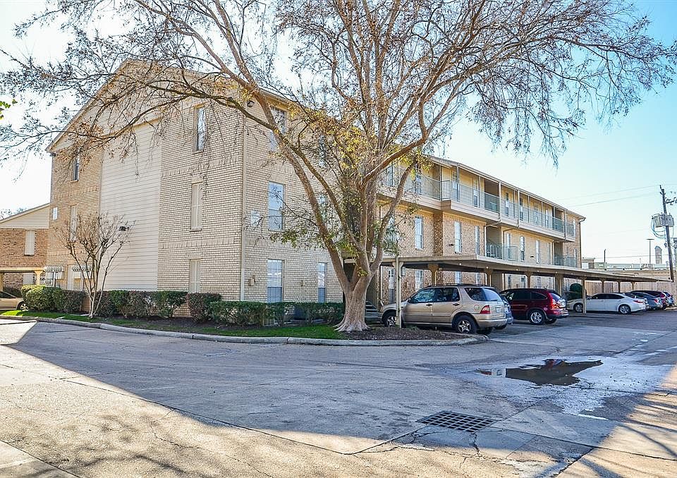 1st image of 12550 Whittington Dr APT 1005