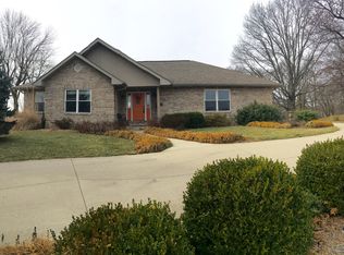 1366 Old Trenton Rd, Highland, IL 62249