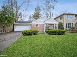 2533 Illinois Rd, Northbrook, IL 60062