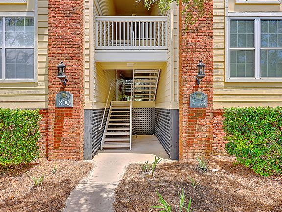 4th image of 1600 Long Grove Dr Unit 826