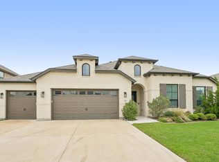 449 Country Meadows Blvd, Waxahachie, TX 75165