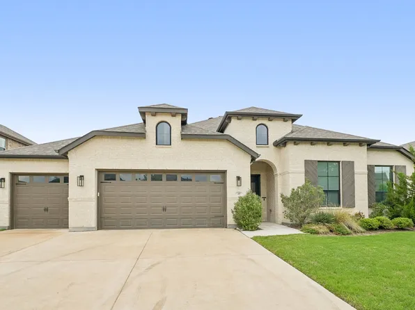 449 Country Meadows Blvd, Waxahachie, TX 75165