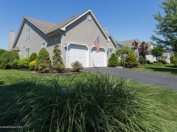 3rd image of 109 Skyline Dr