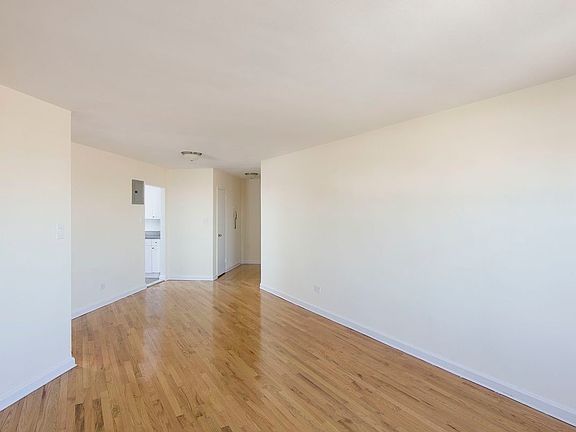 3rd image of 4830 40th St APT 2E