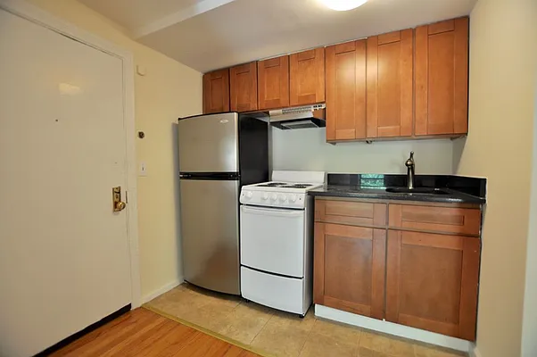 Rented by Kahen Properties | media 12