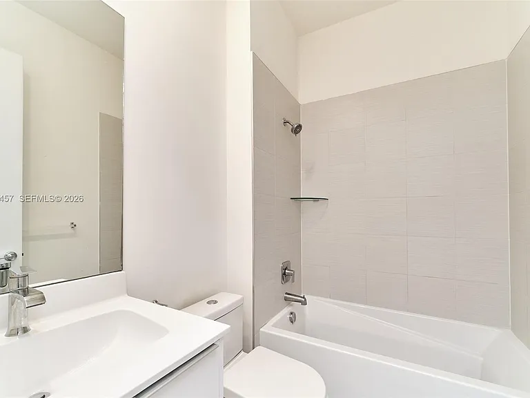 10447 NW 66th St — Photo 22