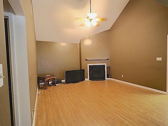 5th image of 4555 Summerdale St