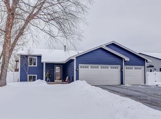 7430 46th St N, Oakdale, MN 55128