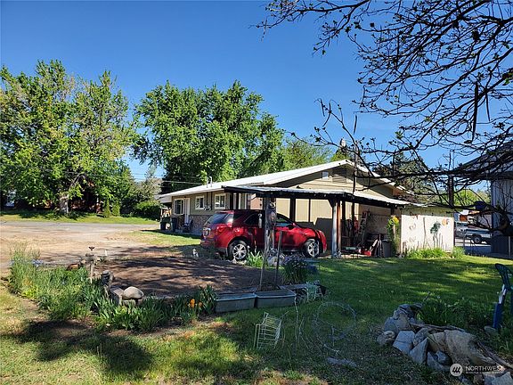 3rd image of 1005 1st Avenue S