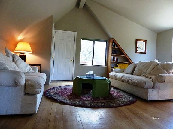 2nd image of 111 Sioux Trl