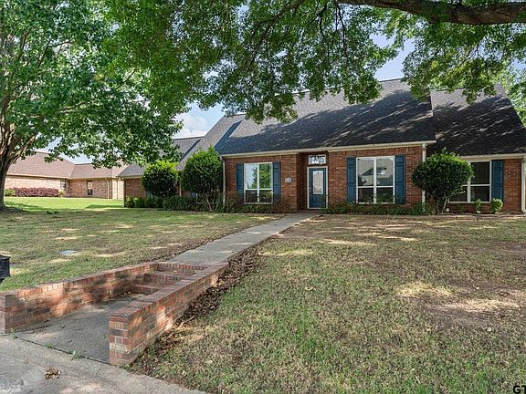2nd image of 216 Turnberry Cir