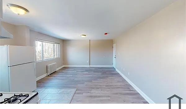 2 bed, $1,748 — Photo 2