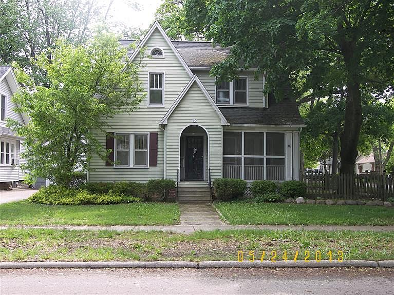 1st image of 90 Oakwood St