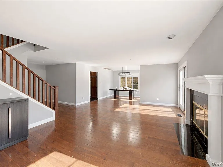 42 Clarewood Dr — Photo 6