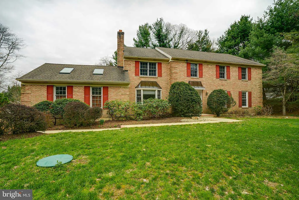 2 Spring Meadow Ln photo 1