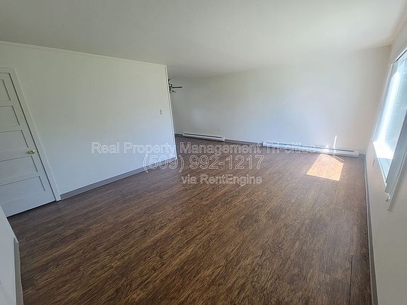 2nd image of 1418 Mahan Ave