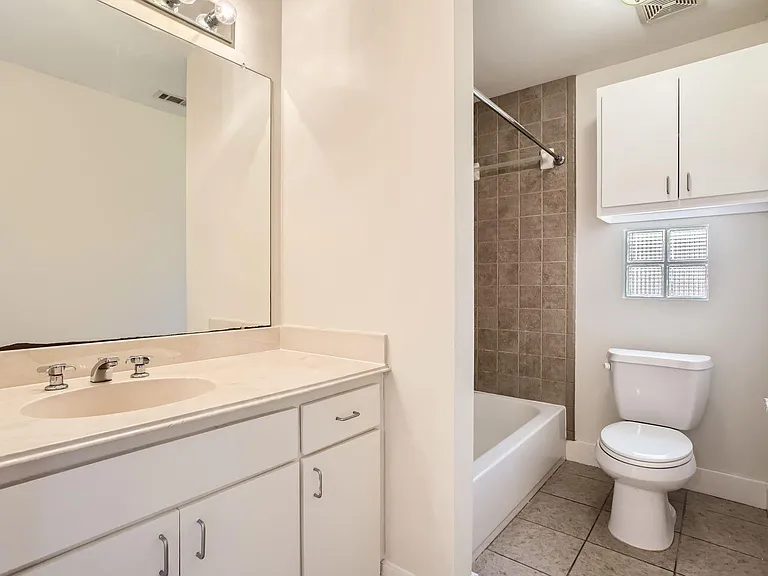 5830 Larkin St — Photo 14