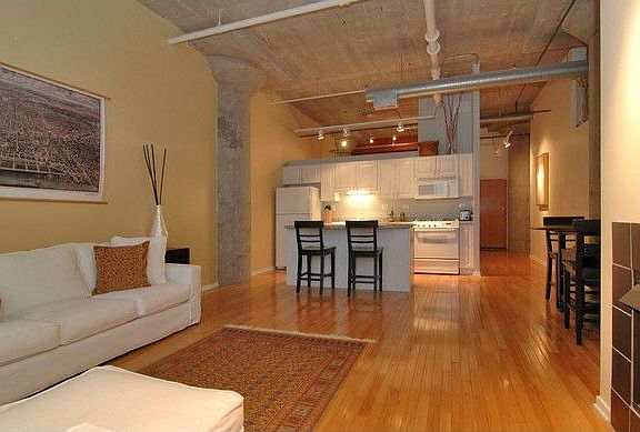 4th image of 360 W Illinois St APT 3E
