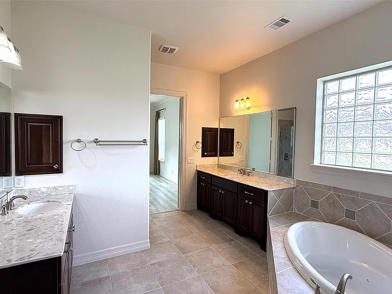 4802 Fairford — Photo 41