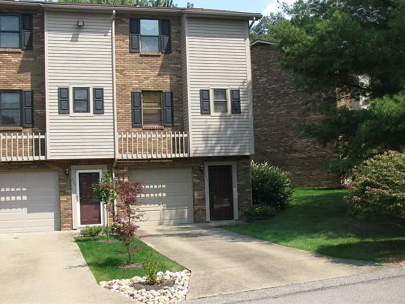 135 Forest Dr photo 1