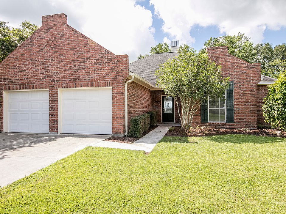 1st image of 105 Hyacinth Dr