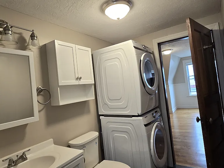 125 Vernon St #C — Photo 25