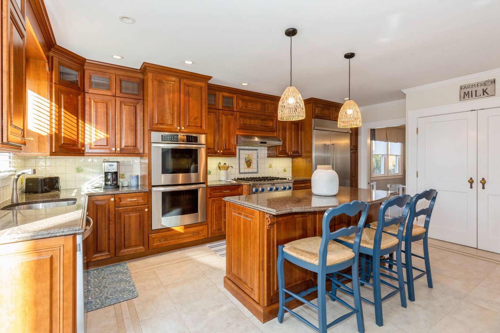  Granite Countertops & Stainless Appliances