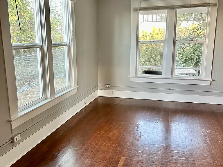 1153 Franklin St — Photo 34