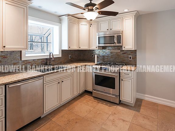 4th image of 128 S Saint Marks Ave