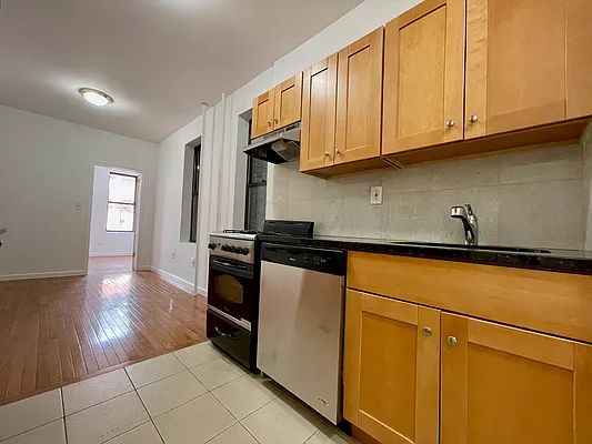 Rented by Building Equity Real Estate LLC | media 11