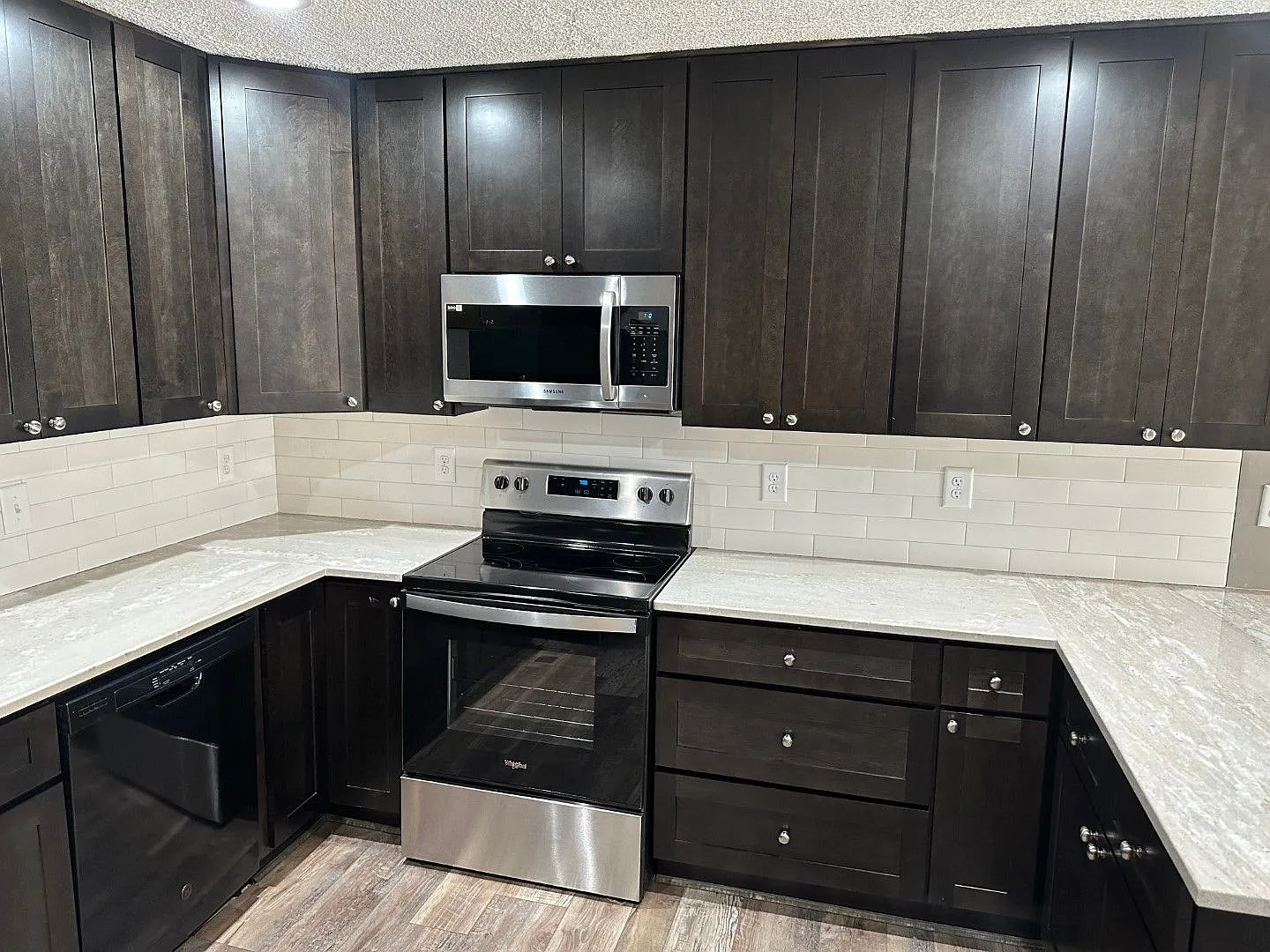 Wow! 4 bed, 2 full baths, prime Smyrna location, basement with bonus room, storage, hardwood floo... — Photo 4