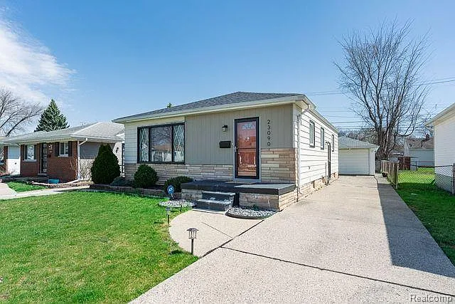 23090 Lambrecht Ave photo 1