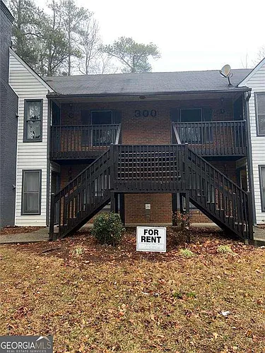 300 E Burns Ct SE #D Photo 1 300 E Burns Ct SE #D Photo 1