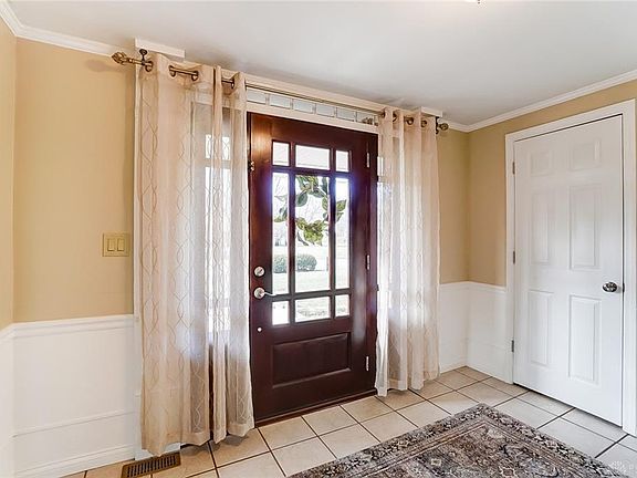 4th image of 5600 King Arthur Dr