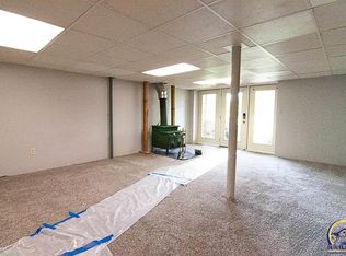 2441 SE 45th St, Topeka, KS 66609