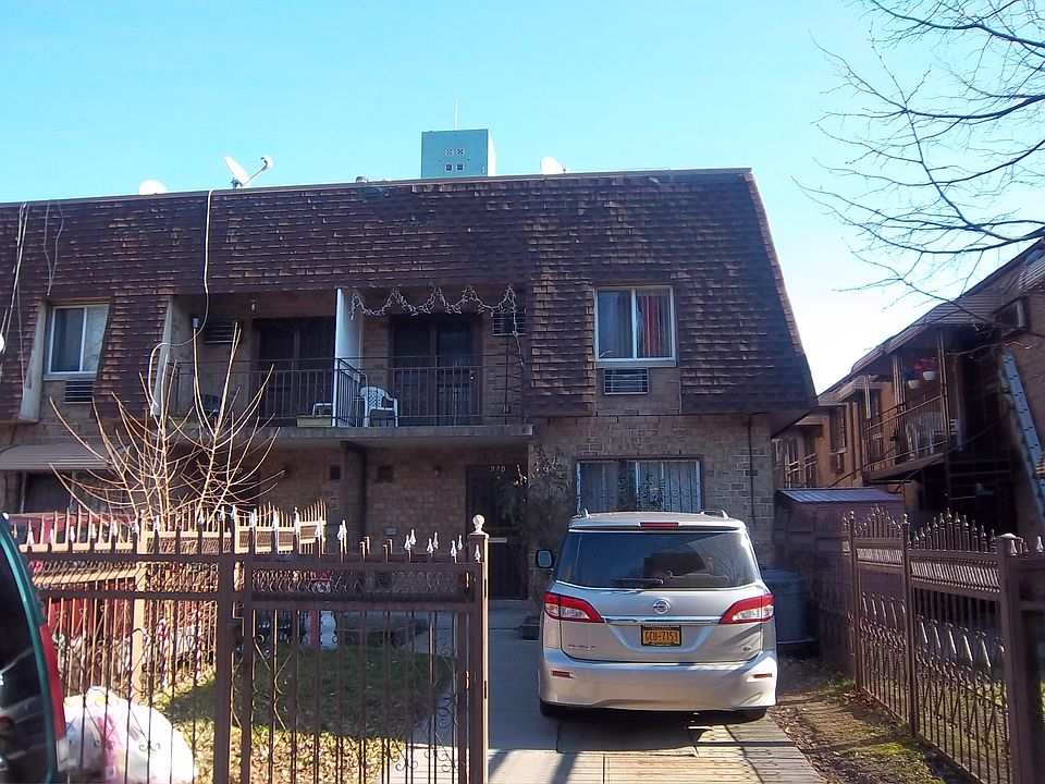 2nd image of 920 Taylor Ave