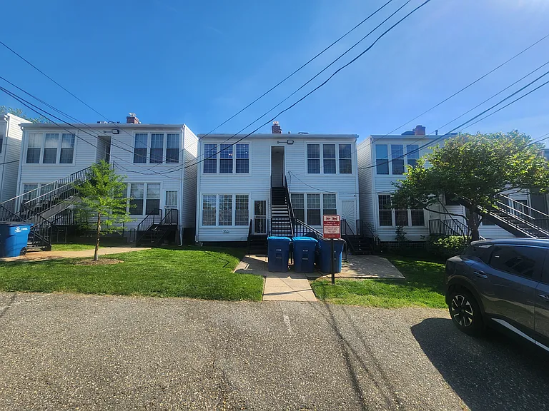 953 Randolph St NW #D — Photo 15
