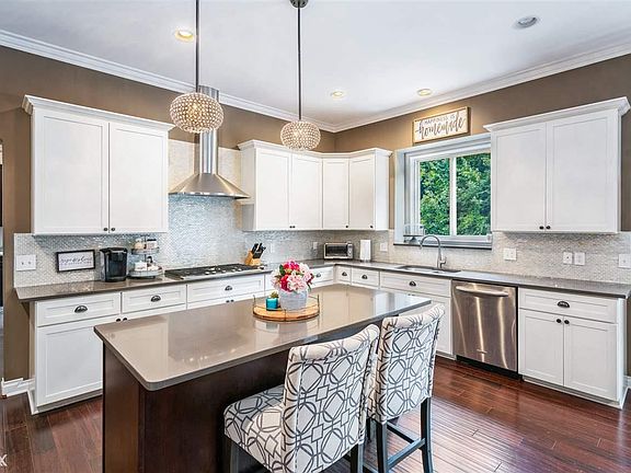 5th image of 45726 Pentwater Dr
