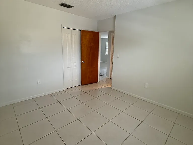 3325 Airport Rd N #J-5 — Photo 12