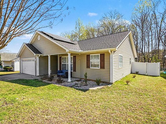 3rd image of 502 Pleasant Green Dr