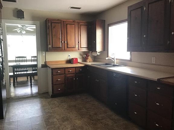 5th image of 2600 Forest Blvd