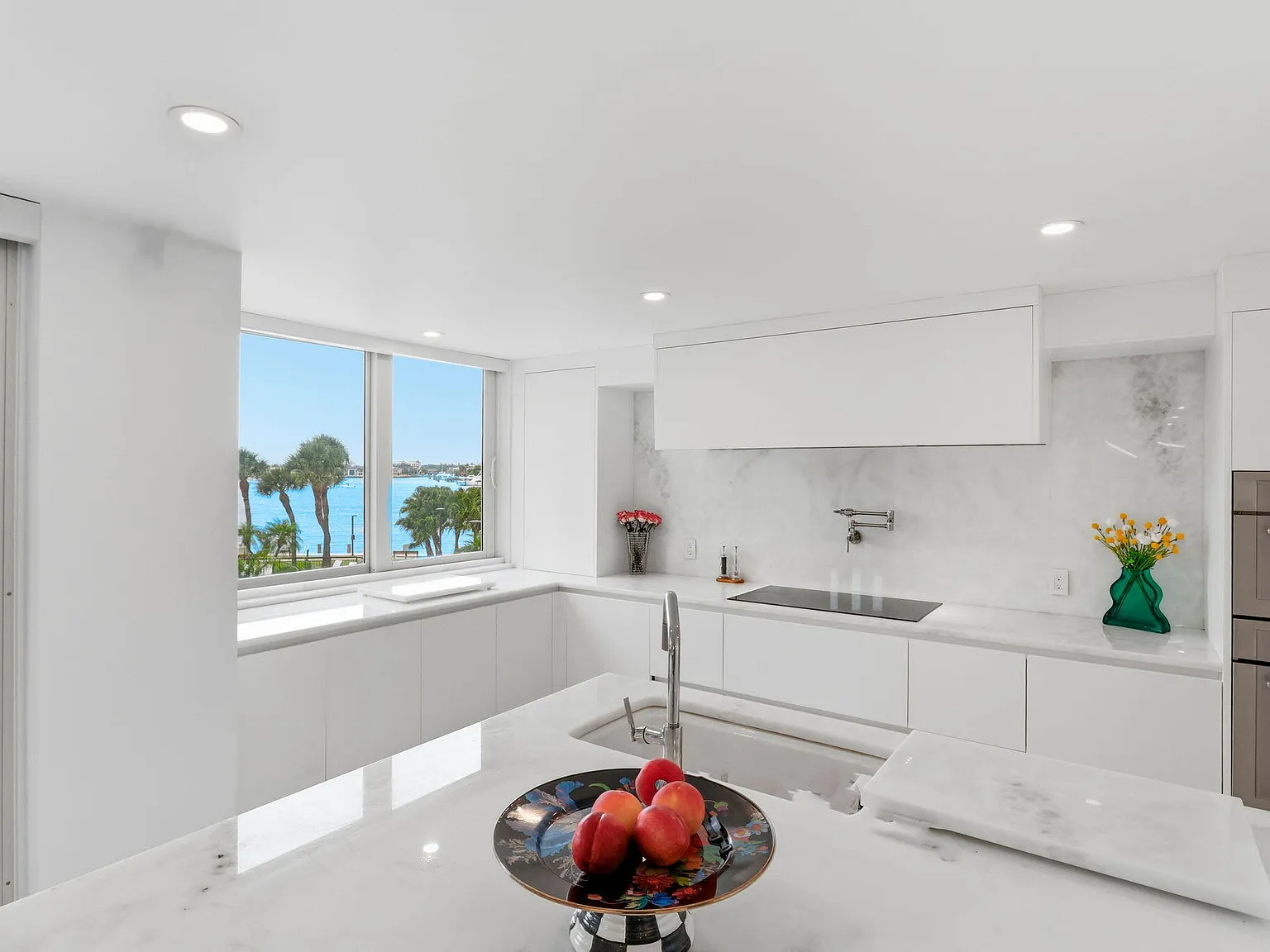 3 bed, 3.0 bath, 2430 sqft, $15,000 — Photo 3