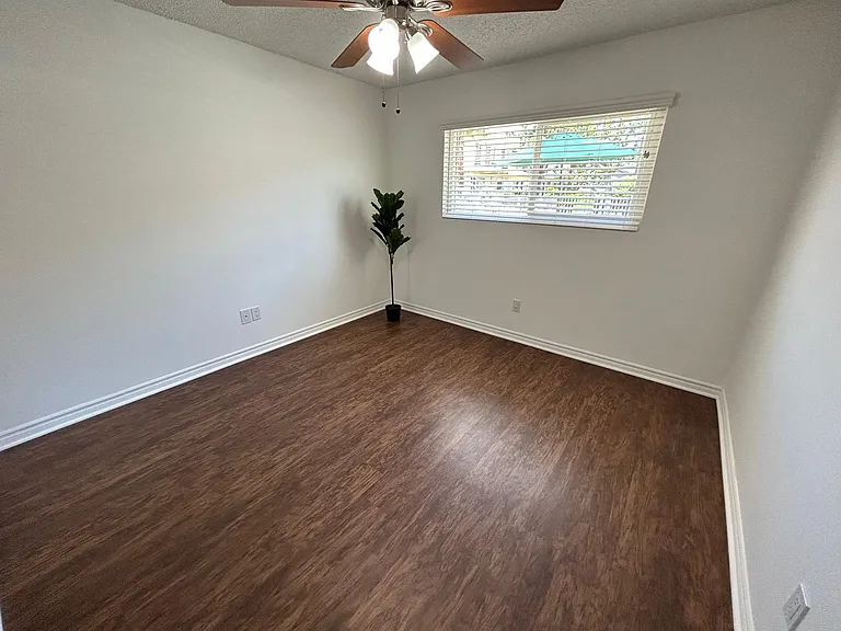 Pine Terrace — Photo 12