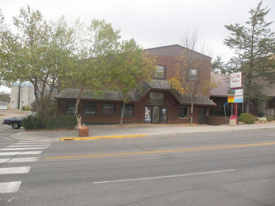 1st image of 122 S Lake Ave