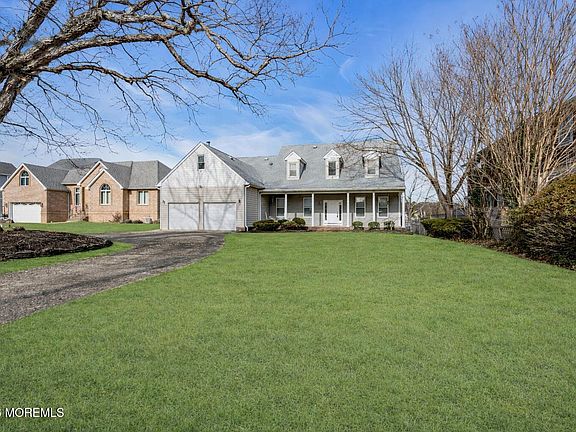2nd image of 556 Parker Avenue