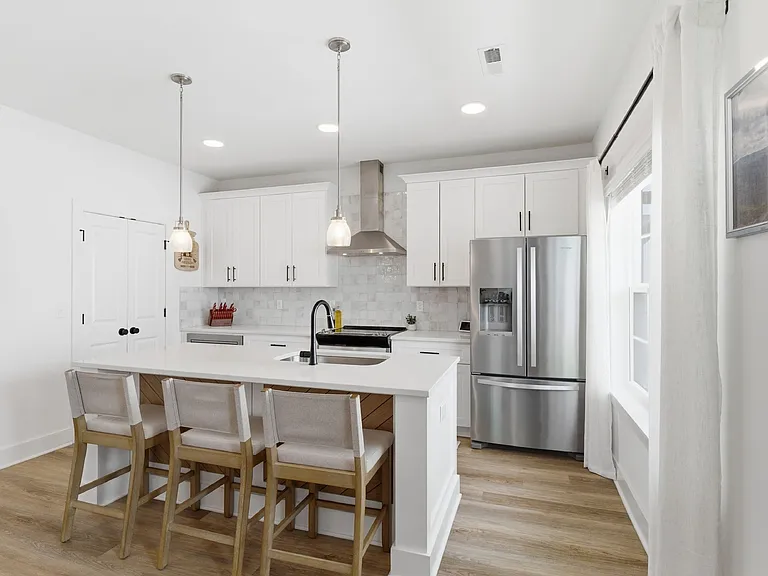 700 N Dupont Ave #311 — Photo 15